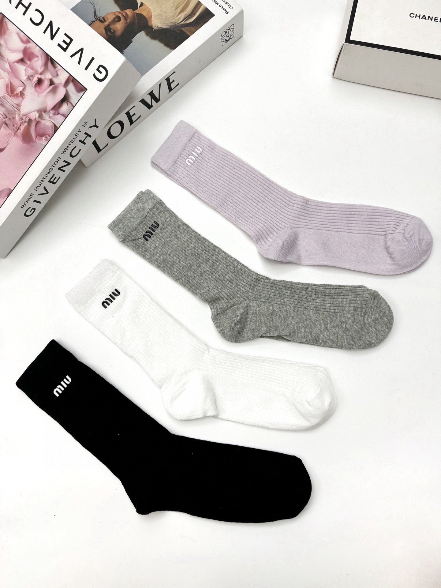 MIUMIU 26S CREW SOCKS 417706 (1 BOX)