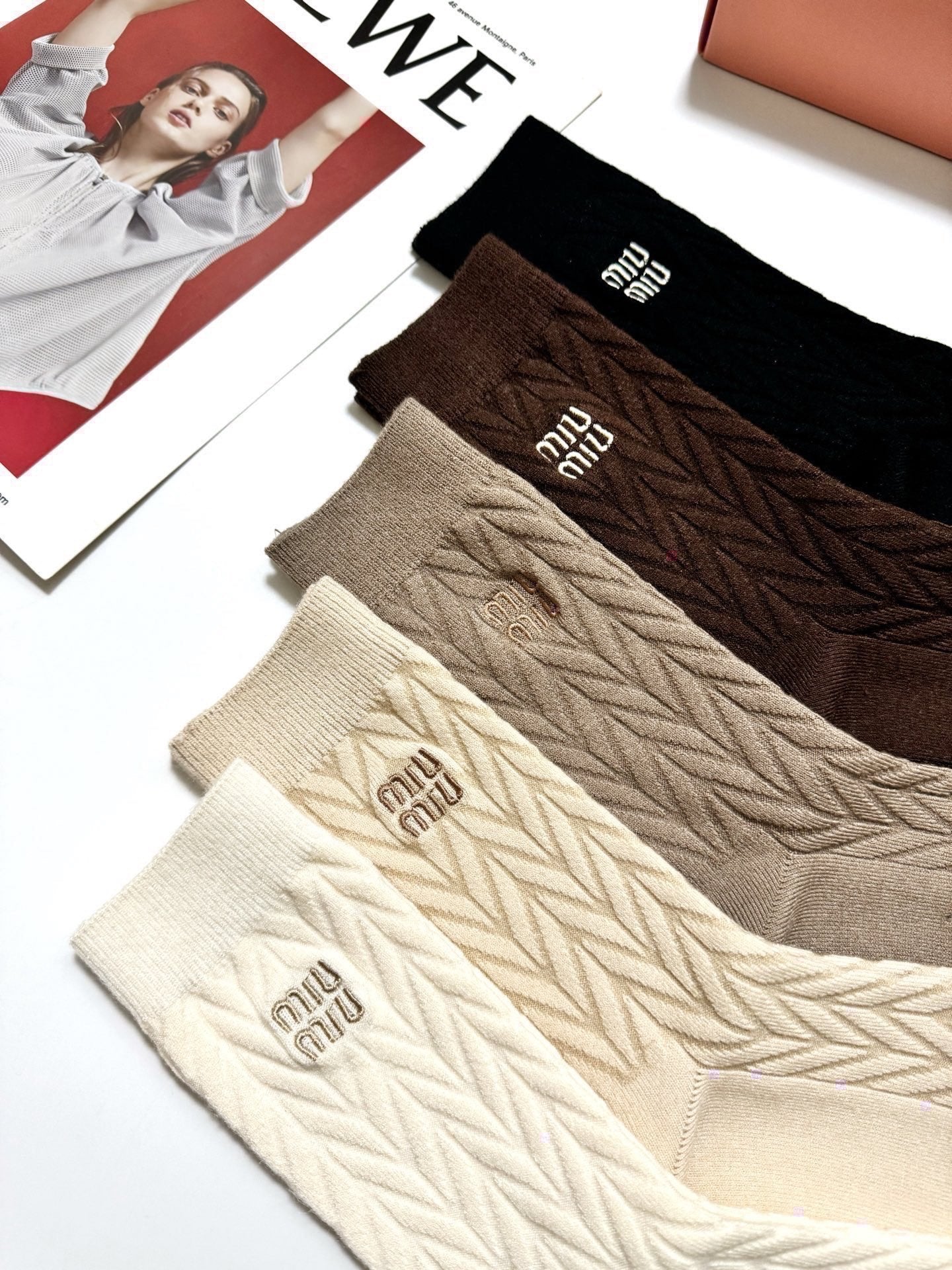 MIUMIU 26S CREW SOCKS 417708 (1 BOX)