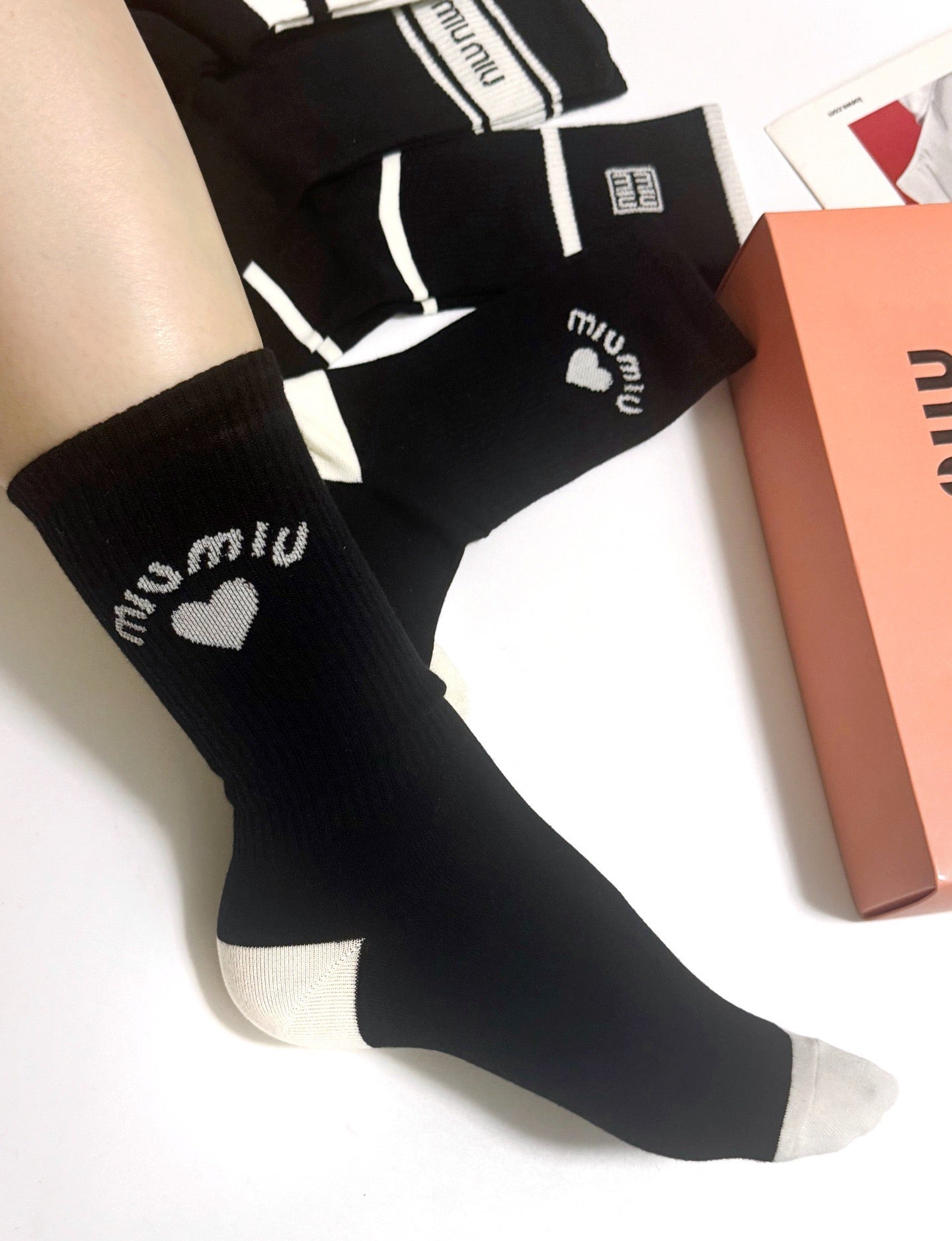 MIUMIU 26S CREW SOCKS 417712 (1 BOX)