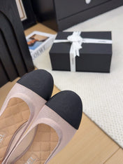 BALLET FLAT IN BLACK FABRIC AND PASTEL PINK MESH