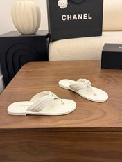 CHANEL 26S THONG SANDALS IN WHITE CALFSKIN WITH CC LOGO