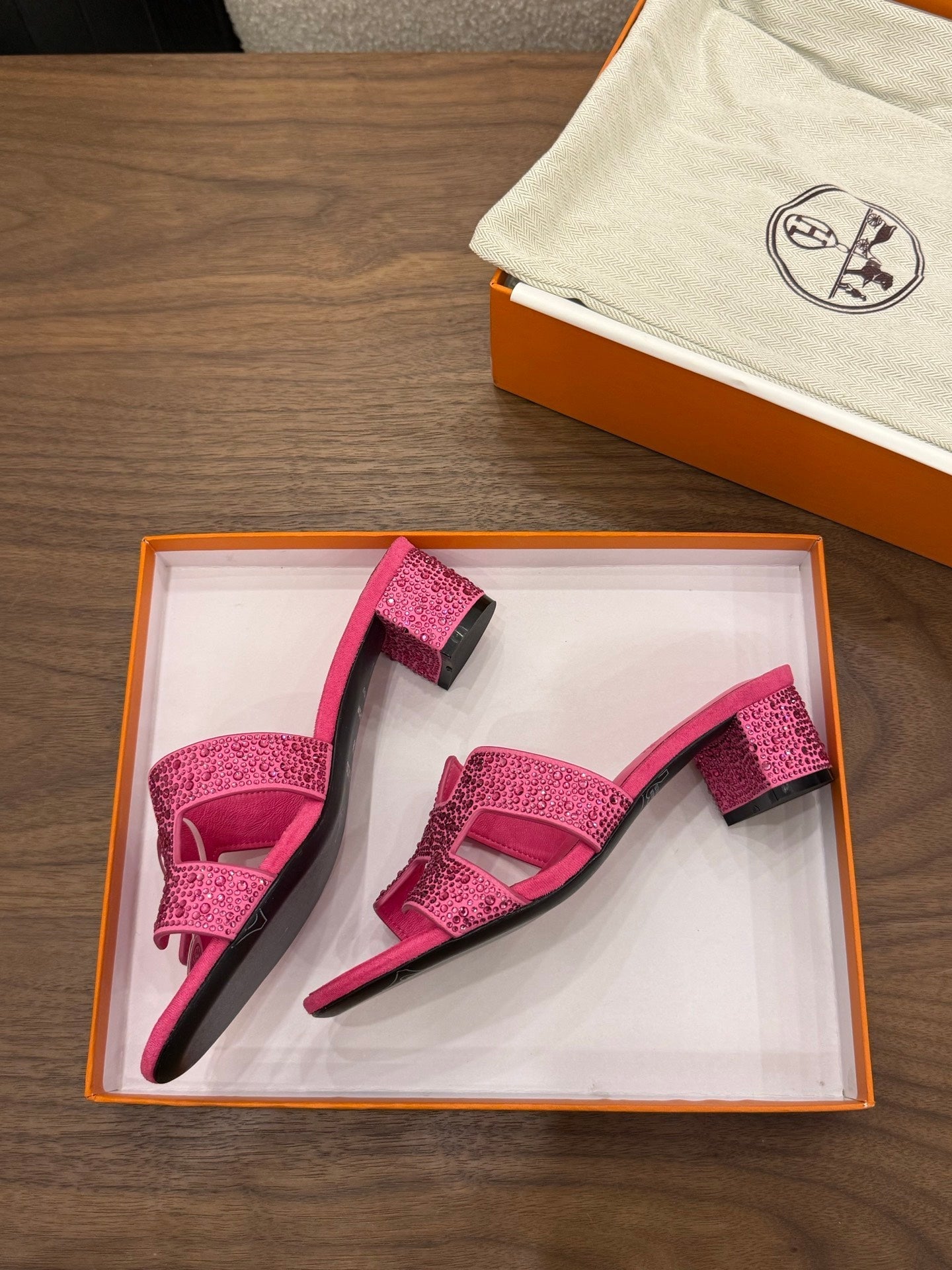 HM 26S OASIS SANDAL IN HOT PINK SUEDE WITH CRYSTALS