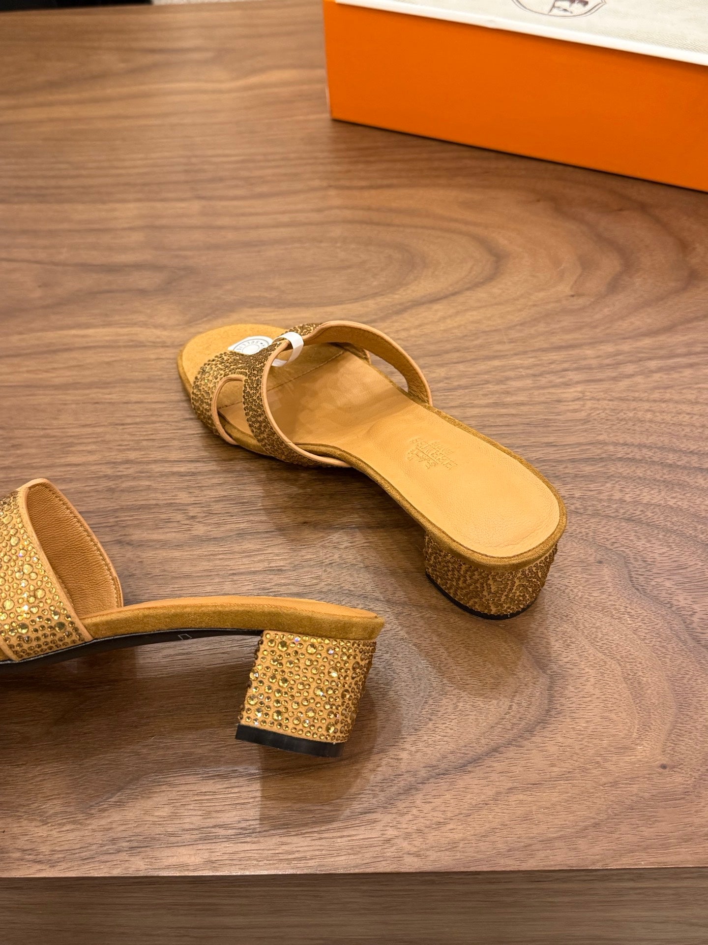 HM 26S OASIS SANDAL IN GOLDEN BROWN SUEDE WITH CRYSTALS