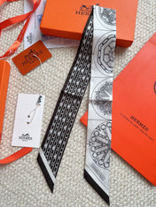 HERMES 26S SCARF 86 IN SILK 309606