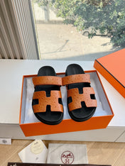 CHYPRE SANDAL IN VIVID ORANGE GRAINED CALFSKIN