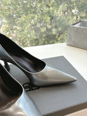 HIGH PUMPS IN RHINO GRAY PATENT CALFSKIN