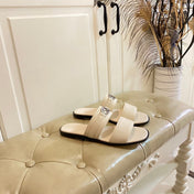 GG SANDAL WITH ROUND INTERLOCKING G IN WHITE CALFSKIN