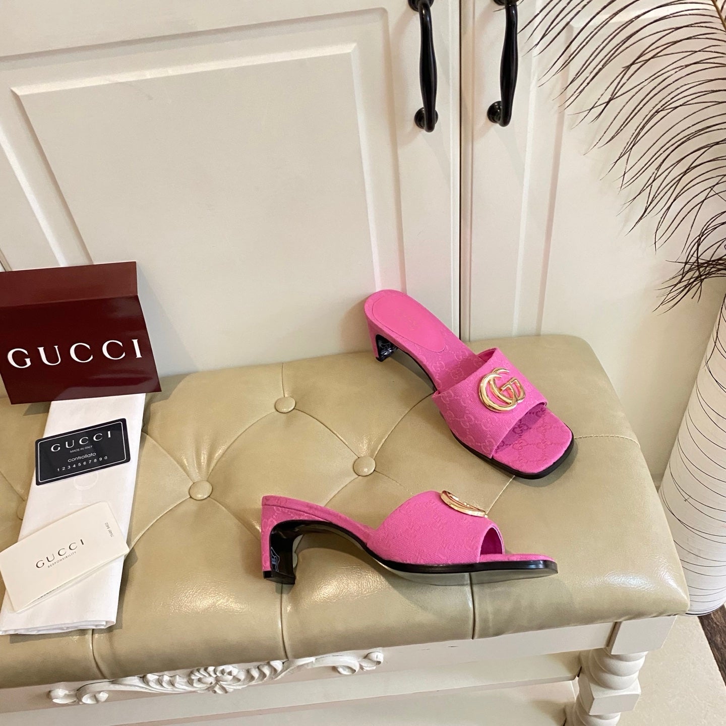 GUCCI 26S HIGH-HEELED SANDALS IN PINK CANVAS WITH GOLD HARDWARE