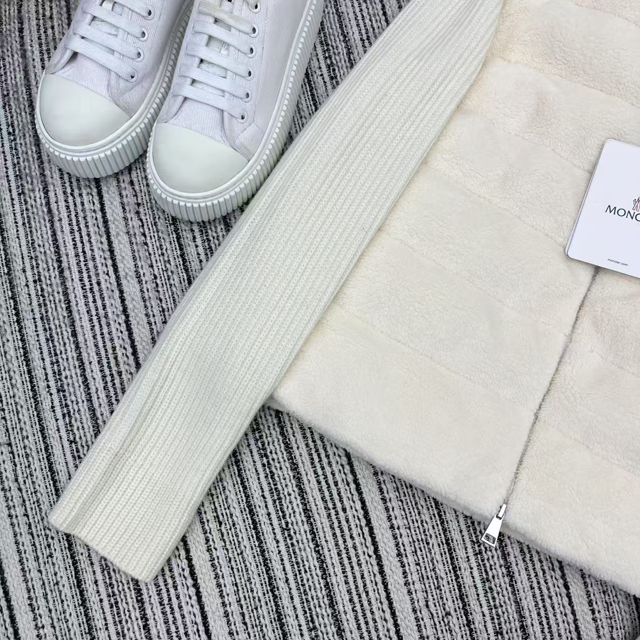 MONCLER 25S CARDIGAN JACKET 294
