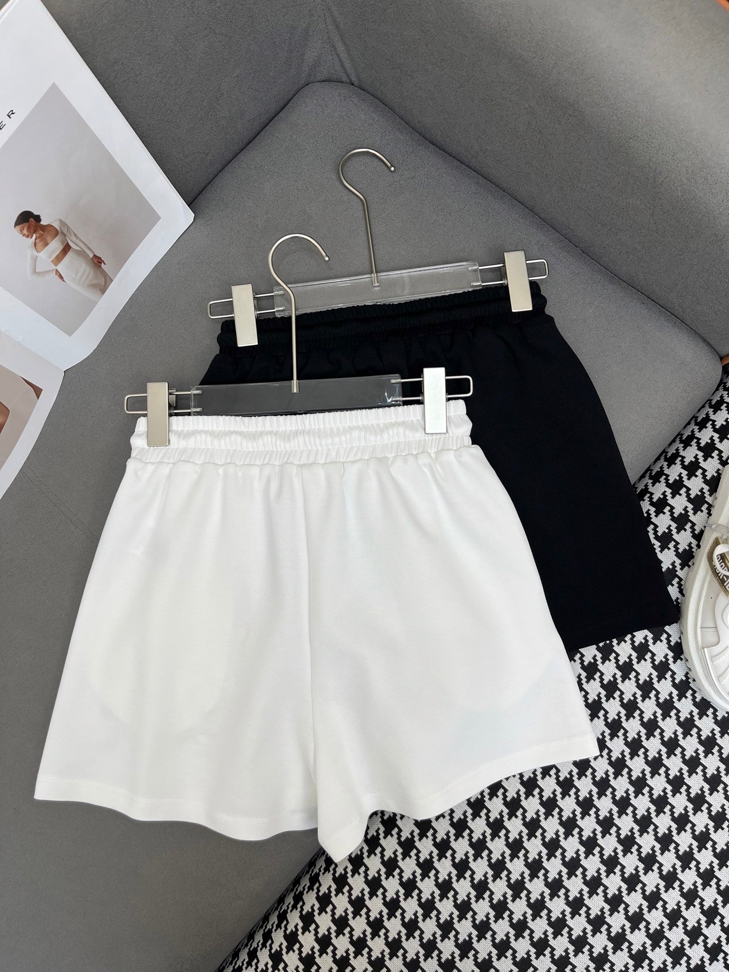 COTTON SHORTS WITH SIGNATURE EMBROIDERY