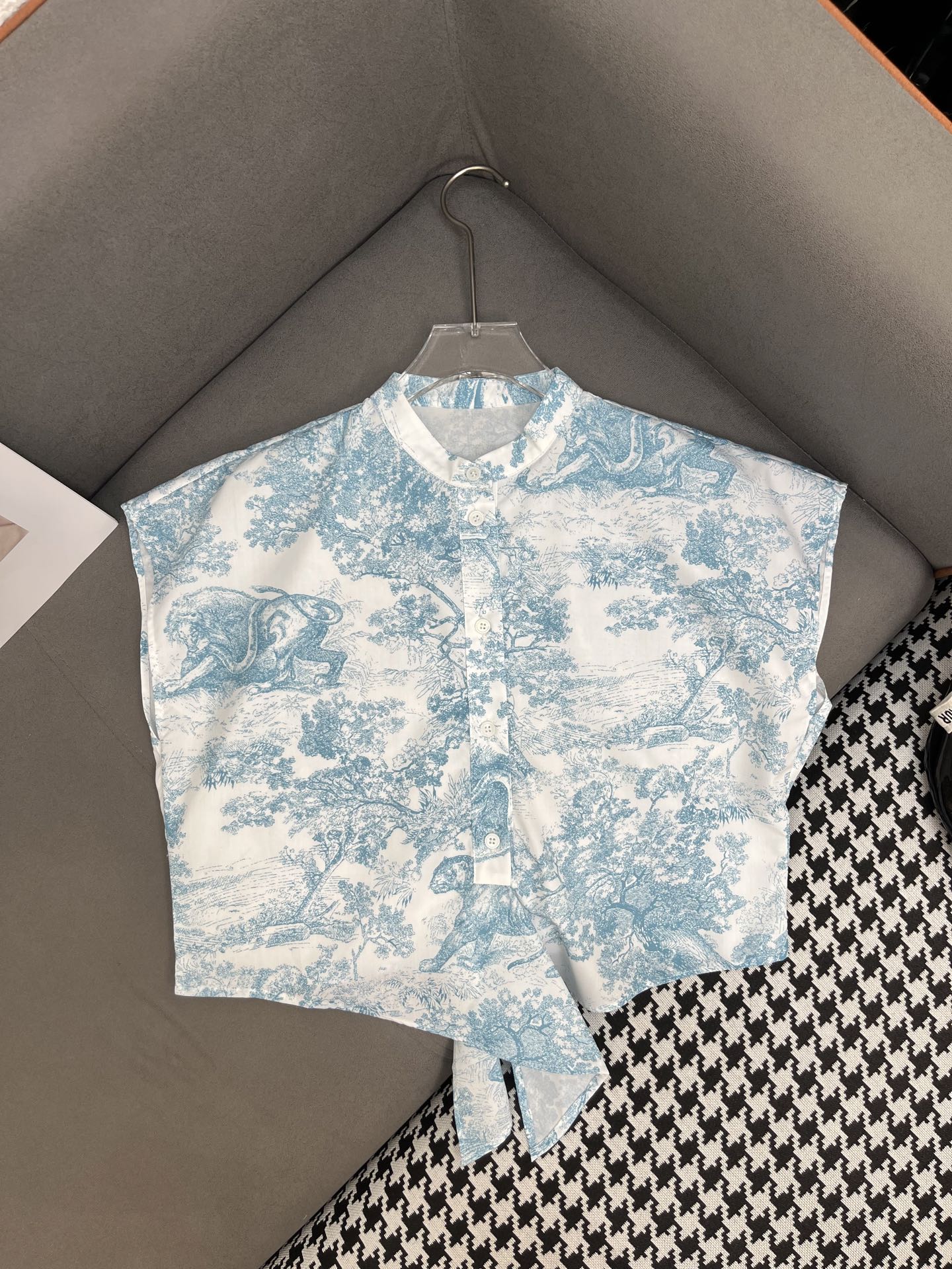 DIO SLEEVELESS SHIRT 25S IN POLYESTER 266650