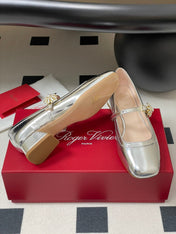 TRÈS VIVIER MARY JANE PUMPS IN SILVER PATENT CALFSKIN