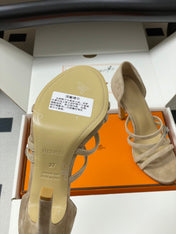 HM 25S HIGH-HEEL SANDAL 105 MM IN BEIGE SUEDE