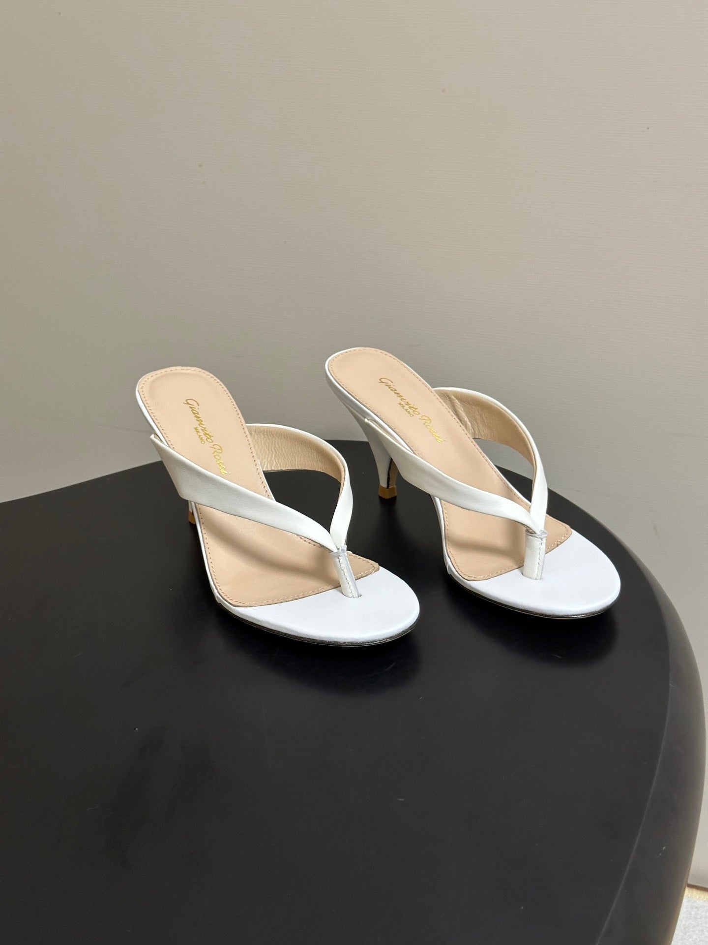 GIANVITO ROSSI 26S THONG HEEL SANDALS 70 MM IN WHITE CALFSKIN