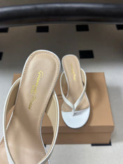 GIANVITO ROSSI 26S THONG HEEL SANDALS 70 MM IN WHITE CALFSKIN