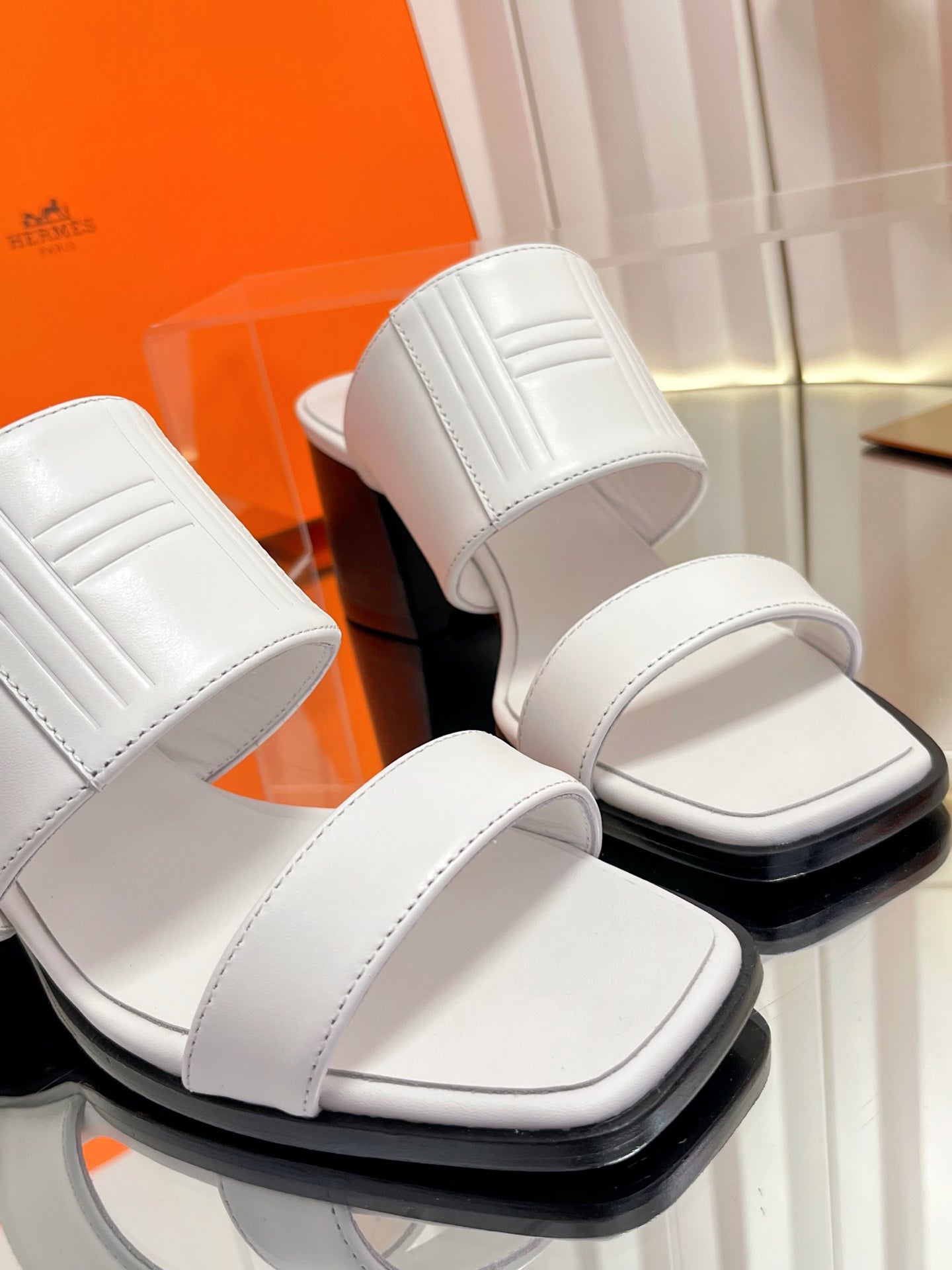 HM 26S MONICA 60 SANDAL IN WHITE CALFSKIN