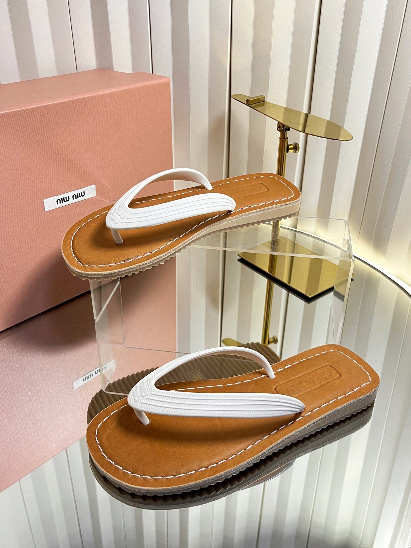 MIUMIU 26S THONG FLAT SANDALS IN WHITE CALFSKIN