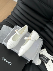 MARY JANE SHOES IN WHITE LAMBSKIN