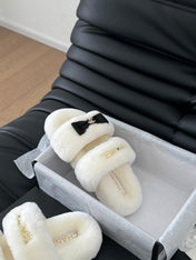 CC DAD SANDAL MULE IN WHITE FLEECE WITH GOLD HARDWARE