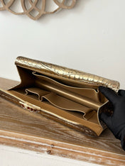 CHANEL 25S CLUTCH 30 IN METALLIC GOLD CROCODILE-EMBOSSED CALFSKIN