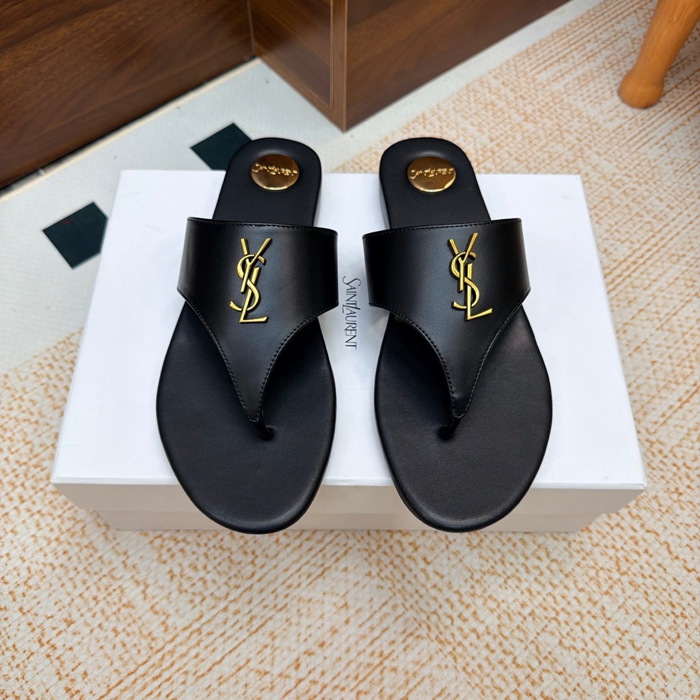 YSL 26S THONG SANDALS IN BLACK CALFSKIN