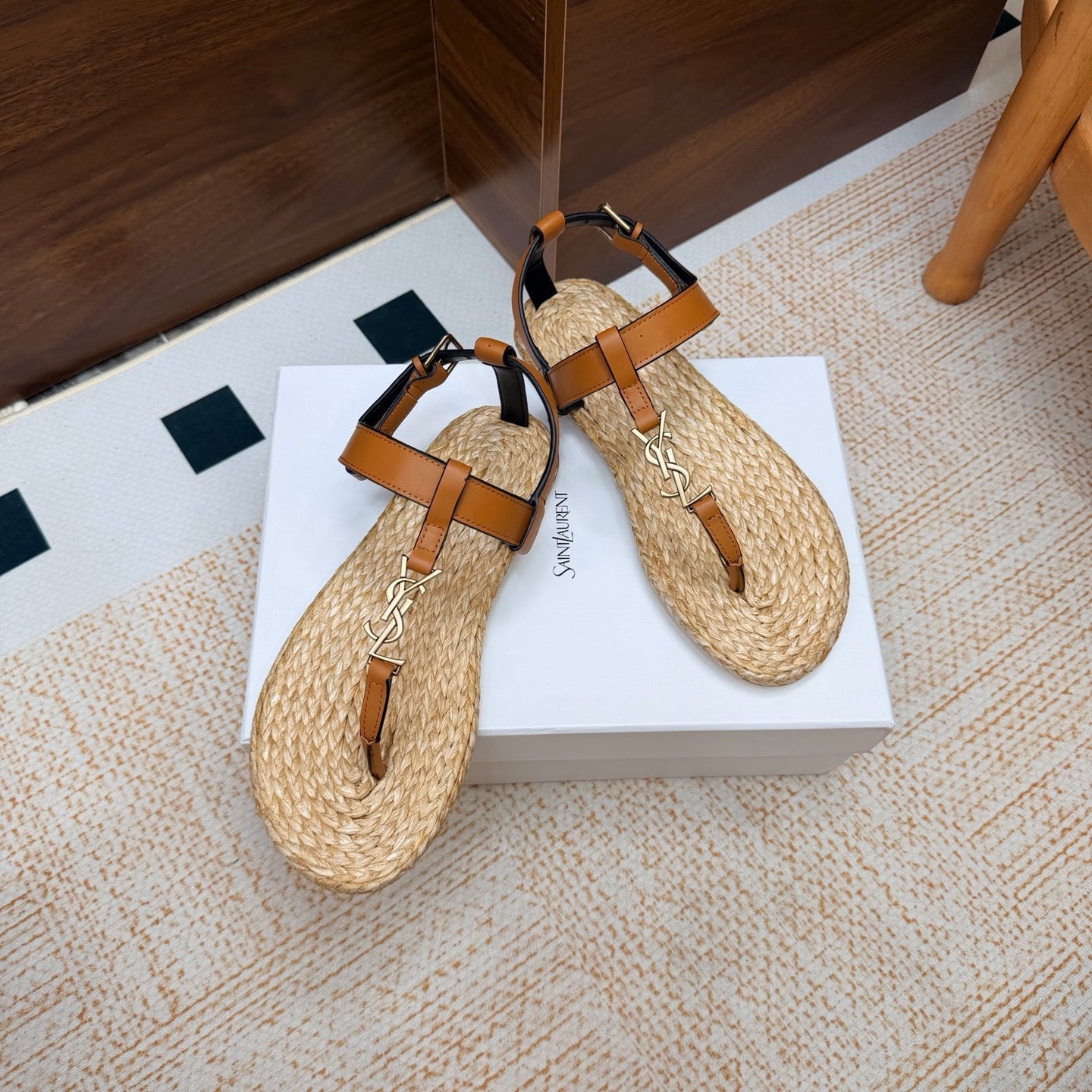 YSL 26S THONG SANDALS IN BEIGE RAFFIA AND LIGHT BROWN CALFSKIN
