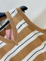 MIUMIU KNIT VEST STYLE 840