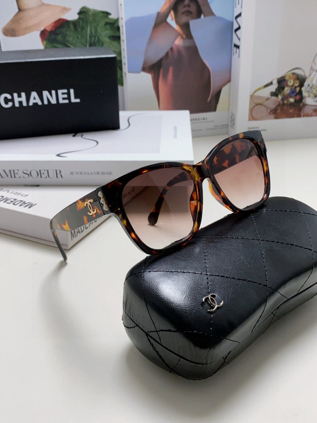 CHANEL 26S OVAL FRAME IN ACETATE 399816