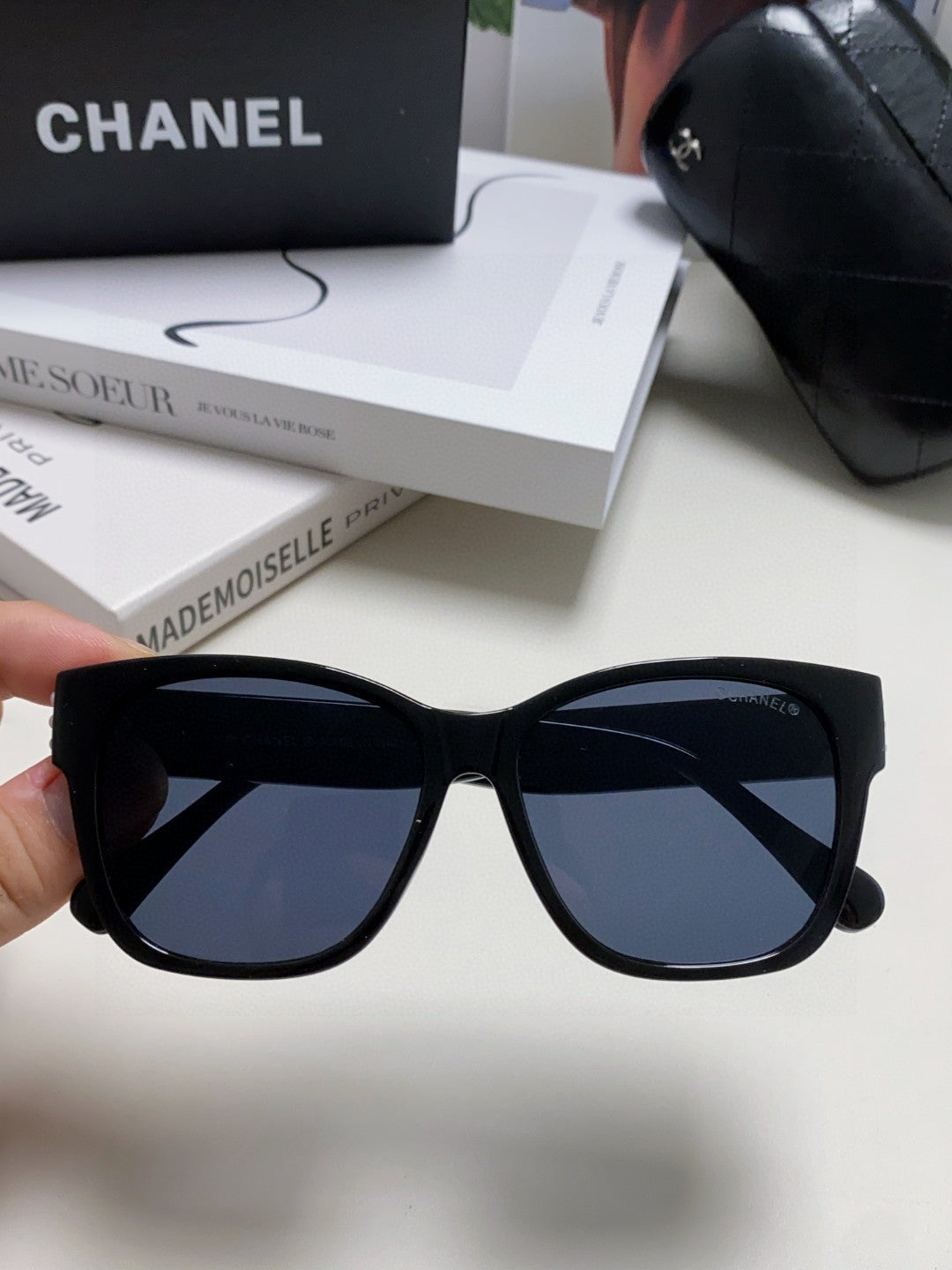 CHANEL 26S OVAL FRAME IN ACETATE 399817