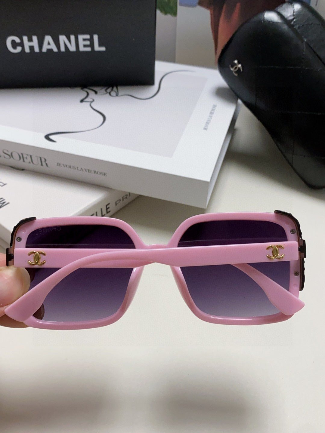 CHANEL 26S OVERSIZED SQUARE SHAPE IN ACETATE 399823