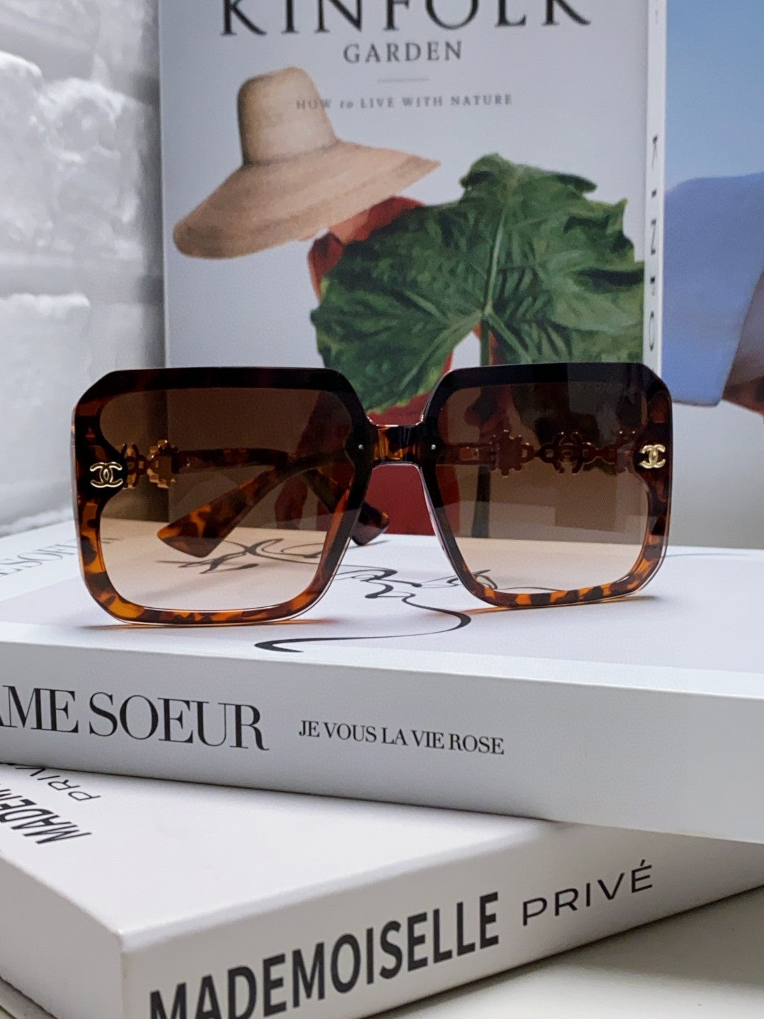 CHANEL 26S OVERSIZED SQUARE SHAPE IN ACETATE 399832
