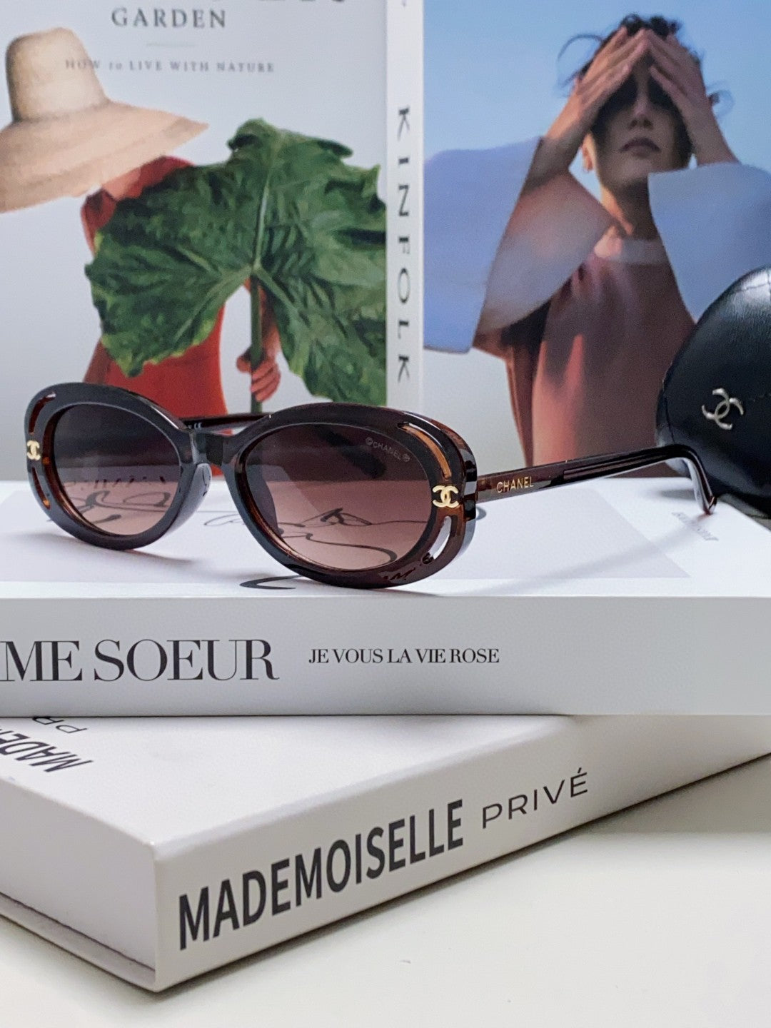 CHANEL 26S OVAL SHAPE IN ACETATE 399837