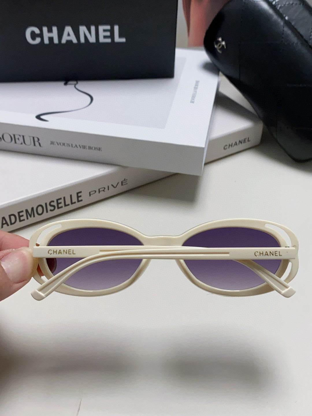CHANEL 26S OVAL SHAPE IN ACETATE 399838
