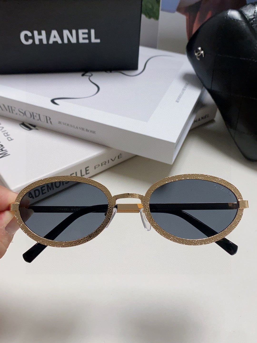 CHANEL 26S OVAL FRAME IN ACETATE 399845