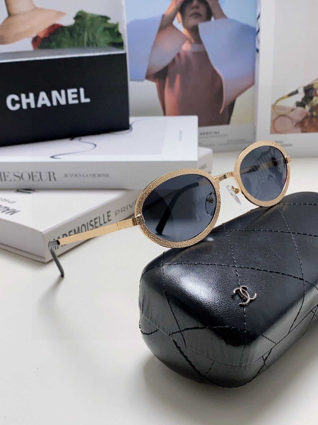 CHANEL 26S OVAL FRAME IN ACETATE 399845