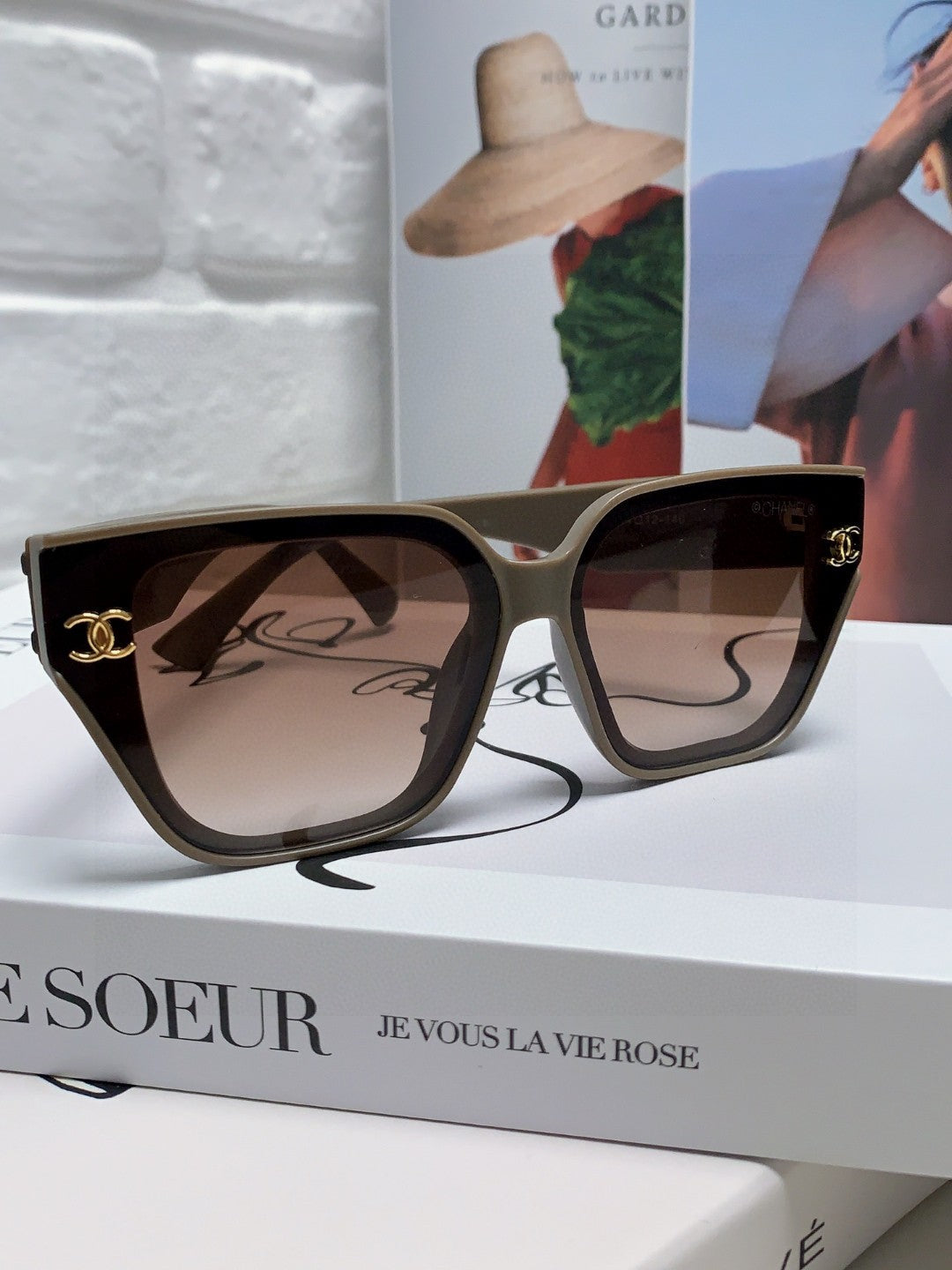 CHANEL 26S OVERSIZE SQUARE FRAME IN ACETATE 404638