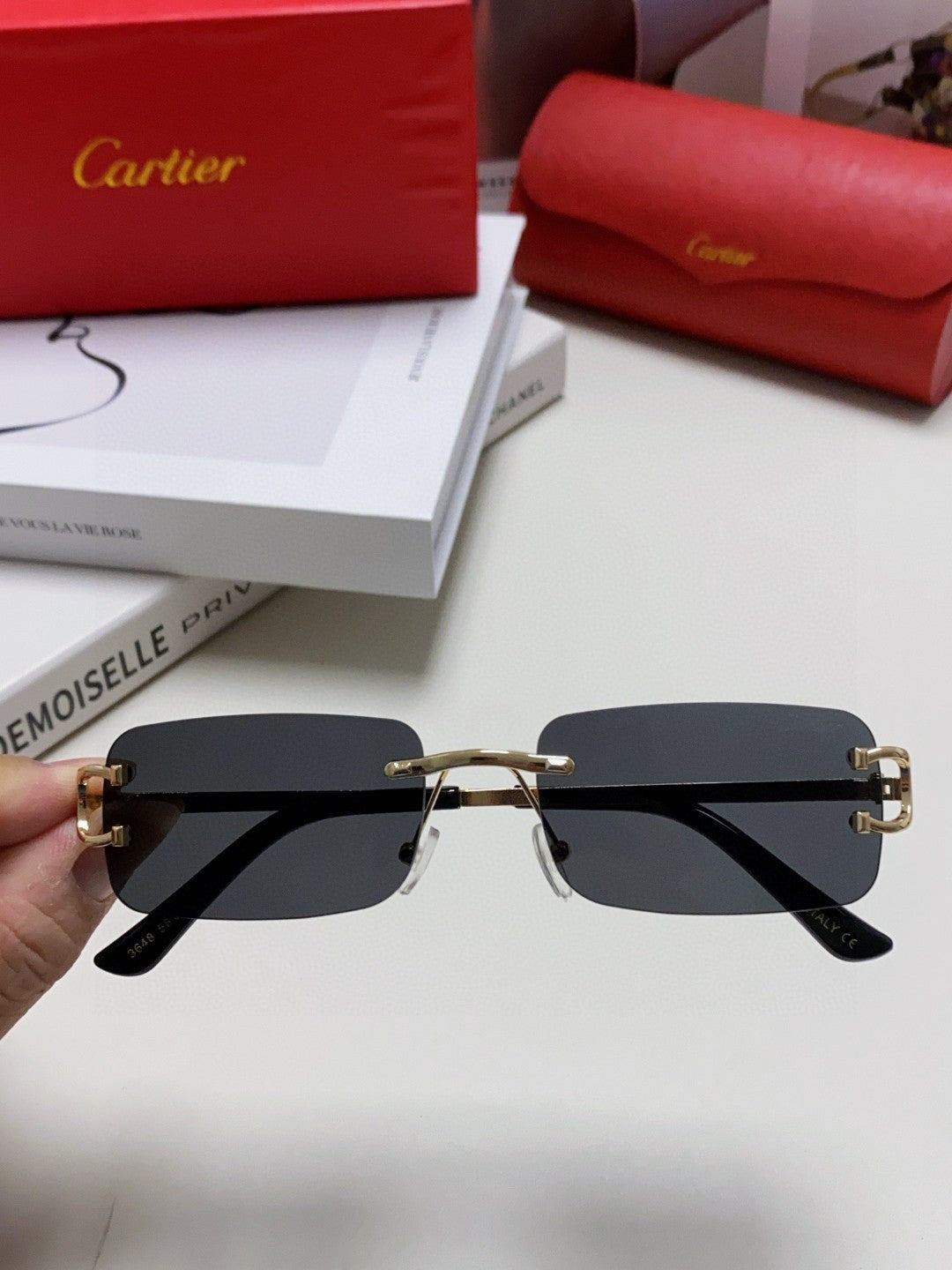 CARTIER 26S RECTANGULAR FRAME IN METAL 443360