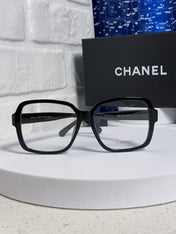 SQUARE SUNGLASSES 638934 IN BLACK ACETATE