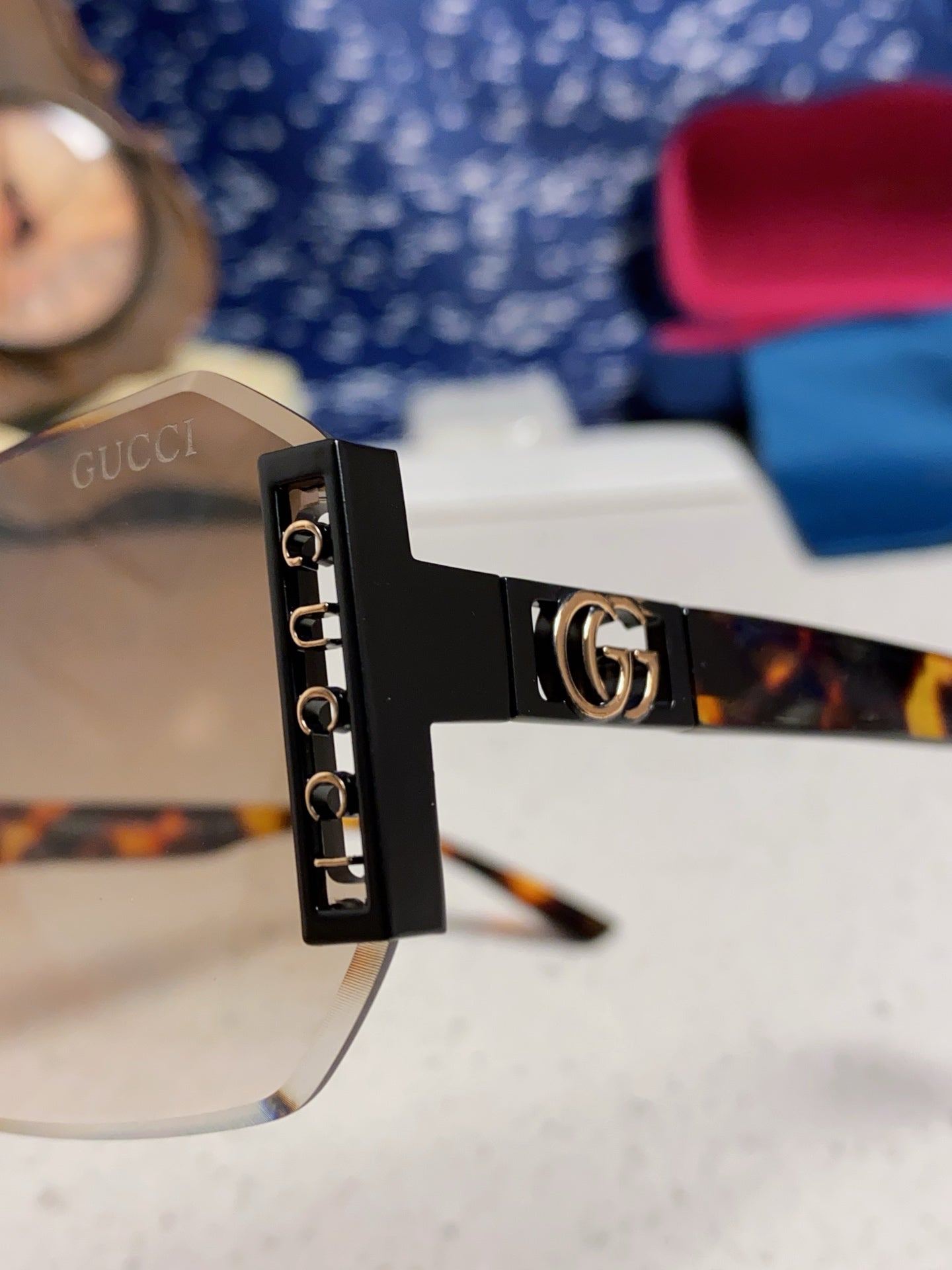 GUCCI 26S OVERSIZED SOLID FRAME IN ACETATE 420473