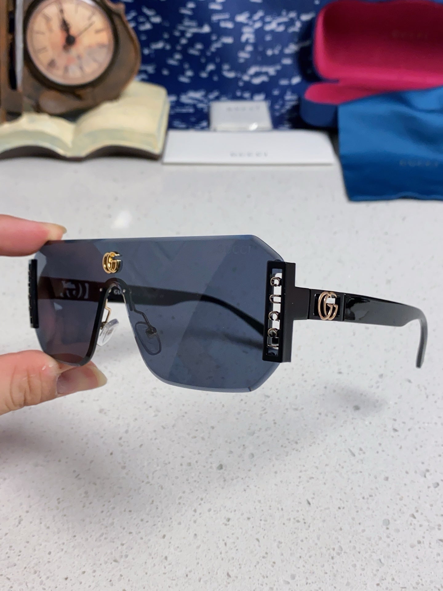 GUCCI 26S OVERSIZED SOLID FRAME IN ACETATE 420476