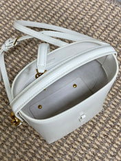 LE 37 MINI BUCKET BAG 15 IN WHITE CALFSKIN GOLD HARDWARE
