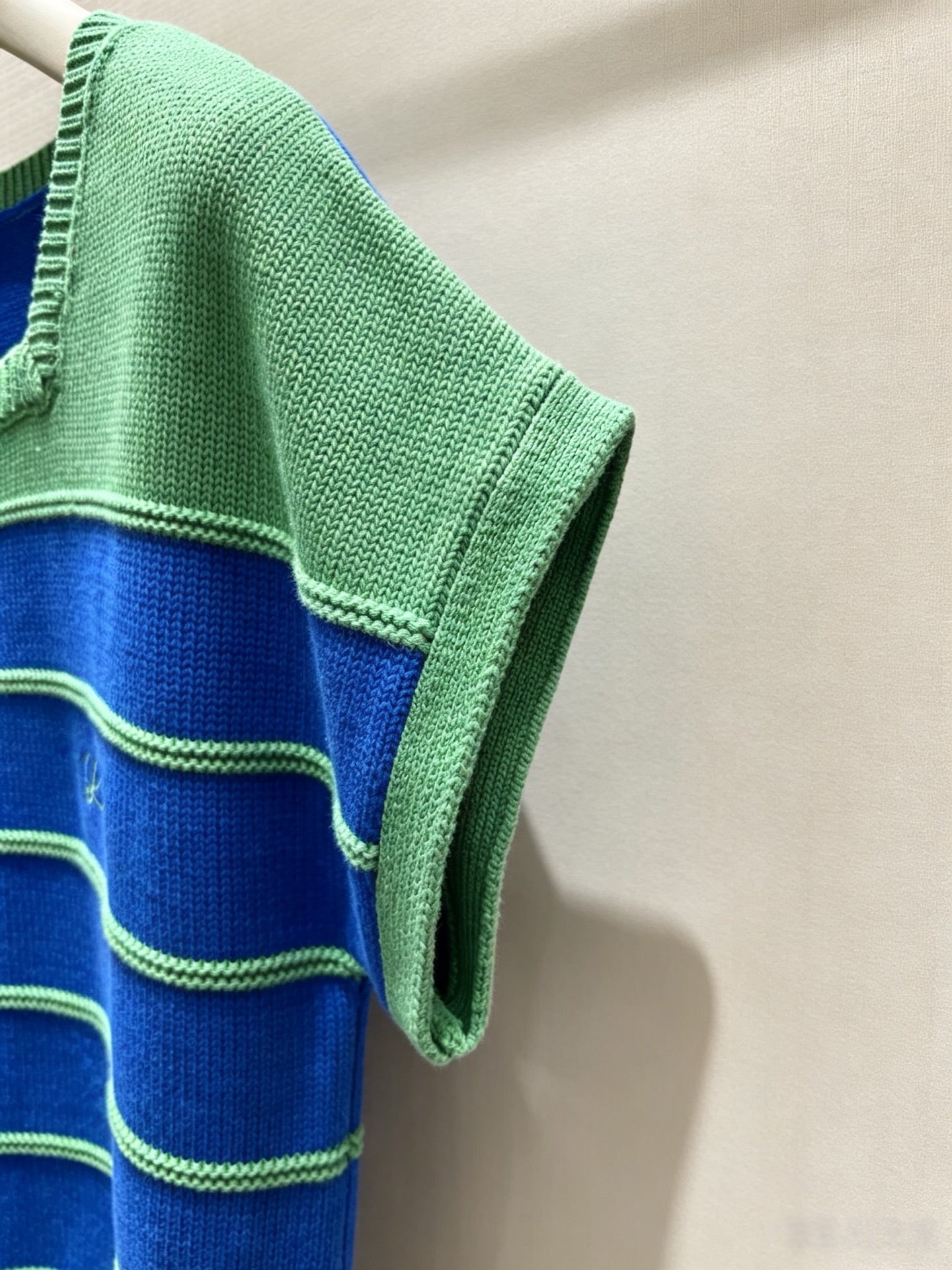 LOEWE 26S STRIPED SHORT-SLEEVE KNITTED SWEATER 551