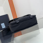 PRA SMALL 26 SHOULDERBAG IN BLACK SAFFIANO LEATHER