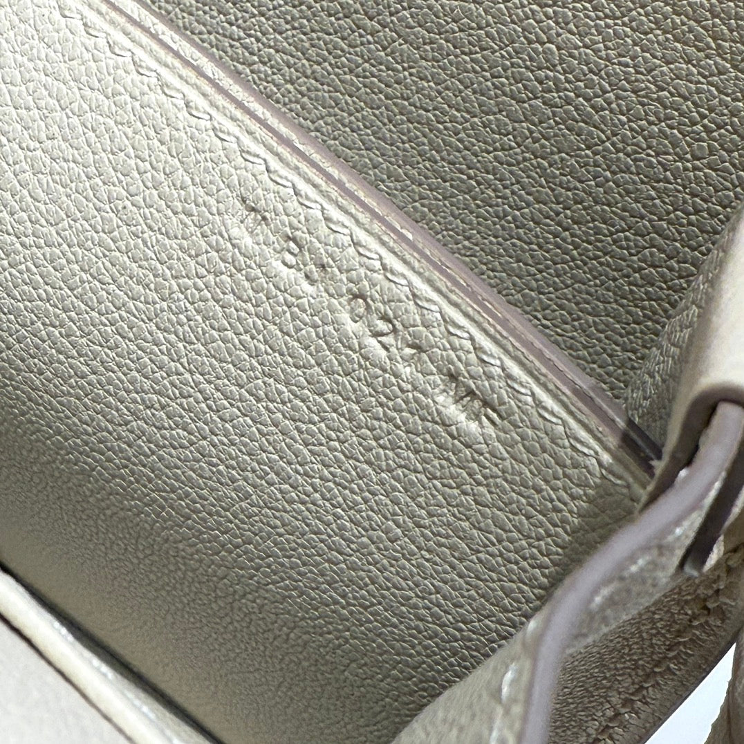 HM ROULIS 18 MINI BAG IN BEIGE CALFSKIN GOLD-TONE HARDWARE