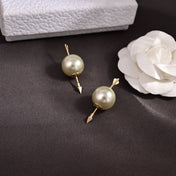 CD 26S DOUBLE PEARL ARROW STUD EARRINGS IN GOLD TONE METAL 631863