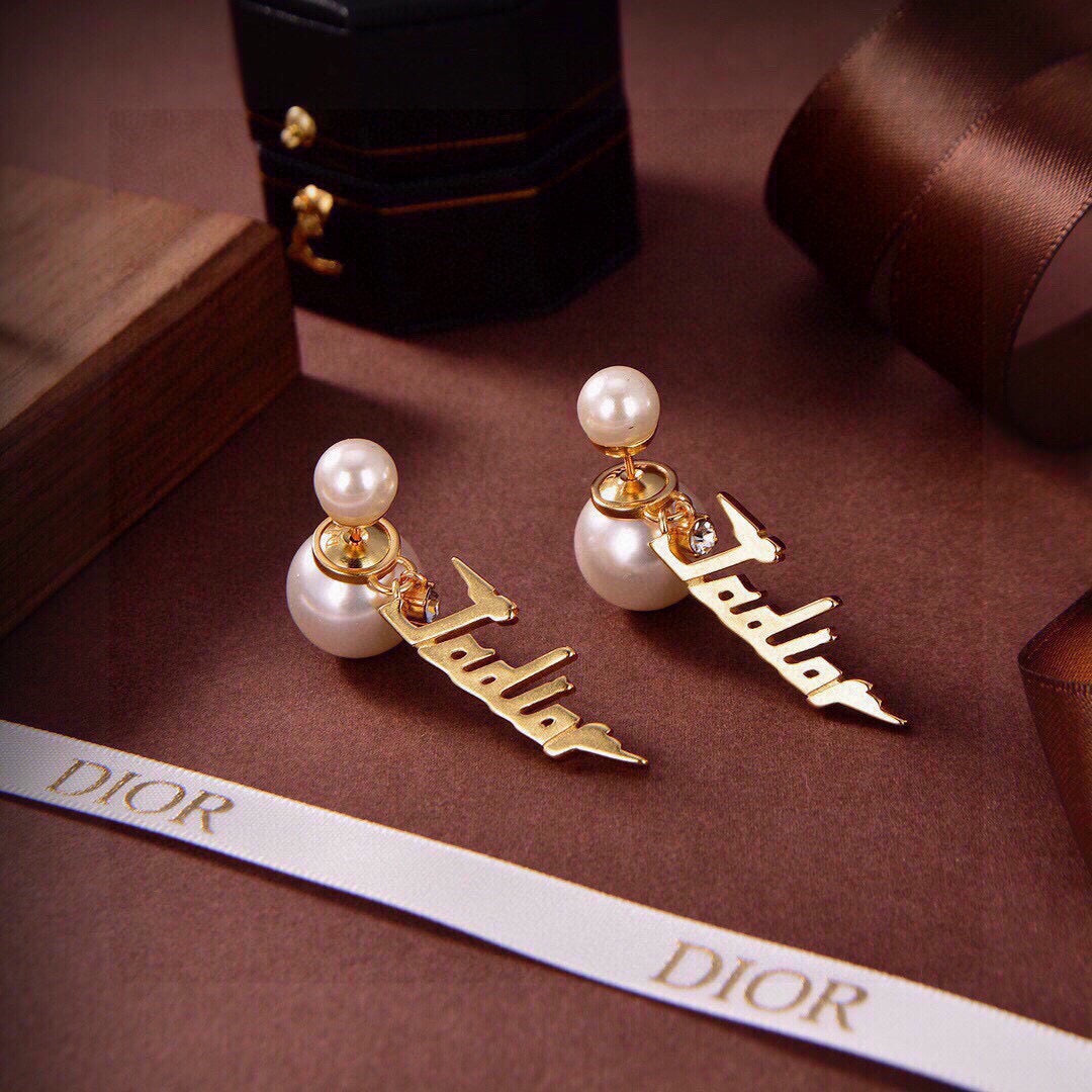 CD 26S DIOR JADIOR LOGO PEARL DROP EARRINGS IN GOLD METAL