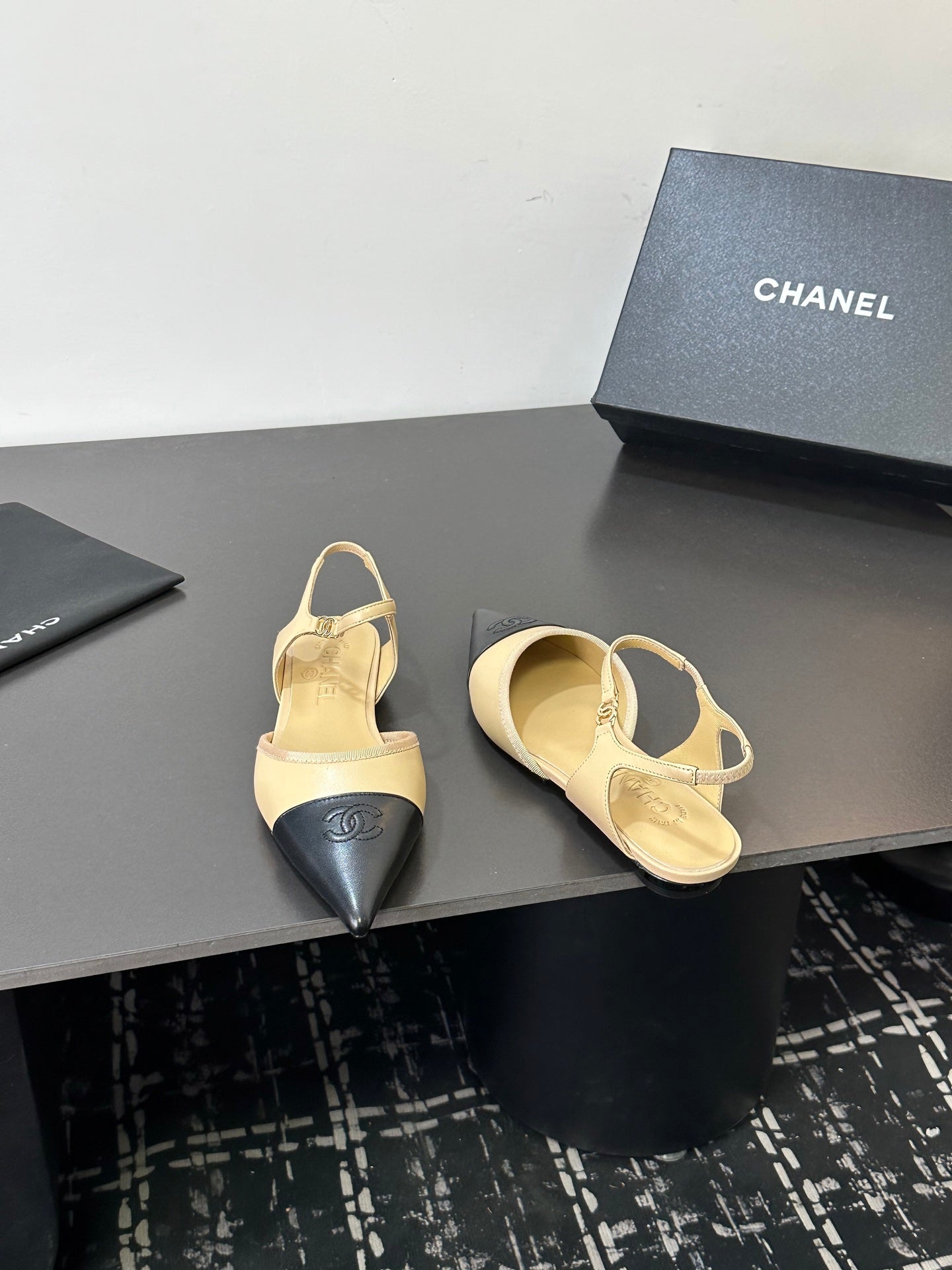 CHANEL 26S FLAT POINTED-TOE SLINGBACKS IN BEIGE AND BLACK LAMBSKIN