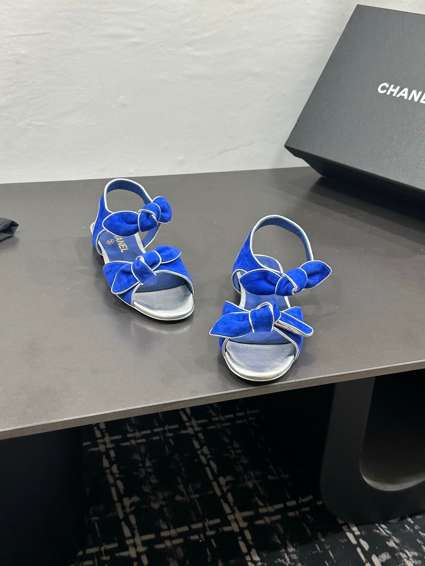 CHANEL 26S BOW SANDALS IN BLUE AND SILVER SUEDE