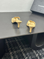 CHANEL 26S HIGH-HEEL THONG SANDALS IN LIGHT YELLOW LAMBSKIN WITH FLOWER DETAIL