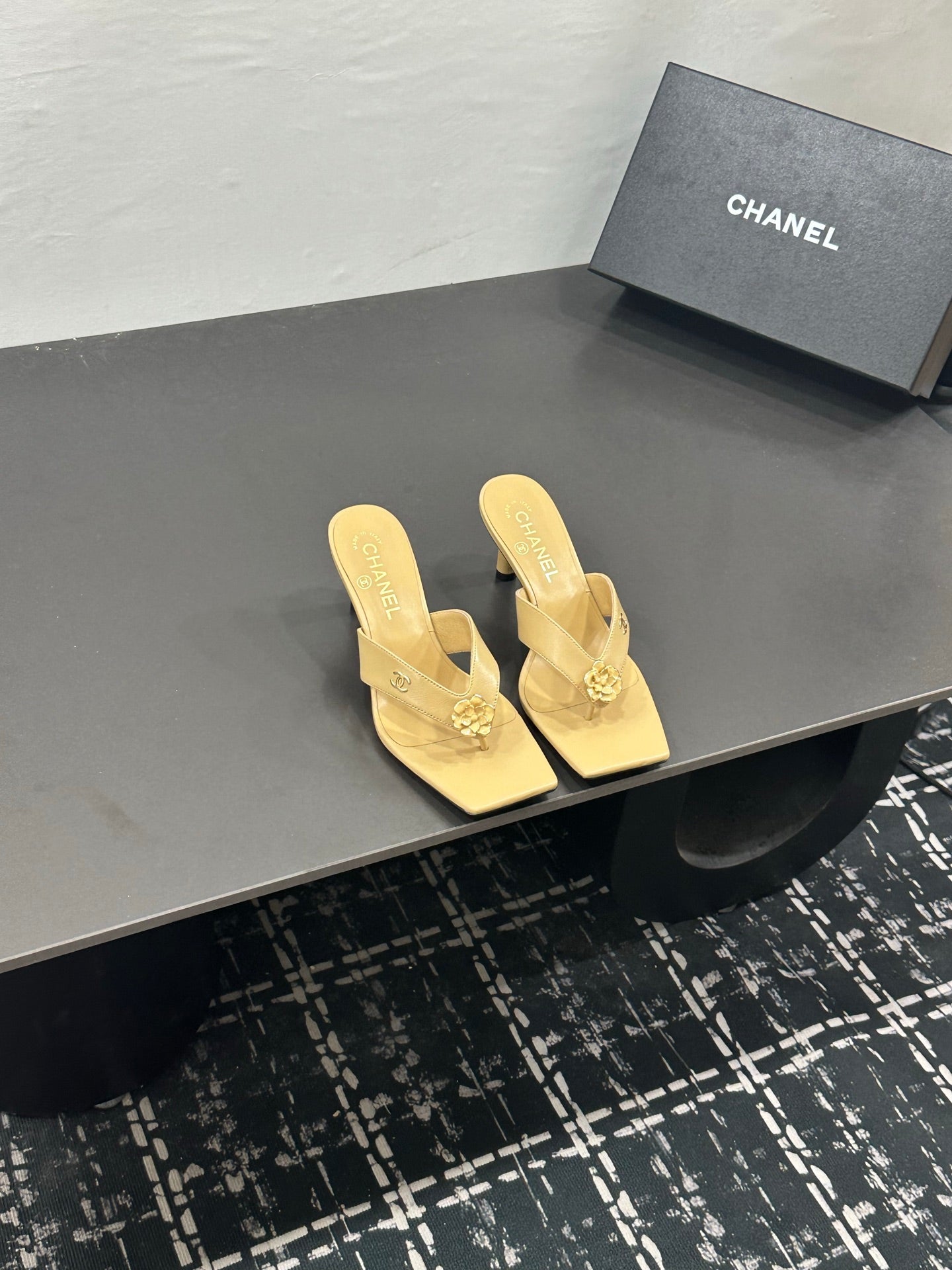 CHANEL 26S HIGH-HEEL THONG SANDALS IN LIGHT YELLOW LAMBSKIN WITH FLOWER DETAIL